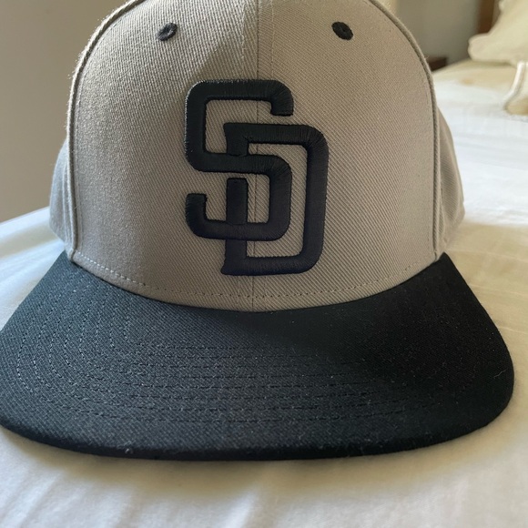 San Diego Padres Hat - Picture 1 of 4